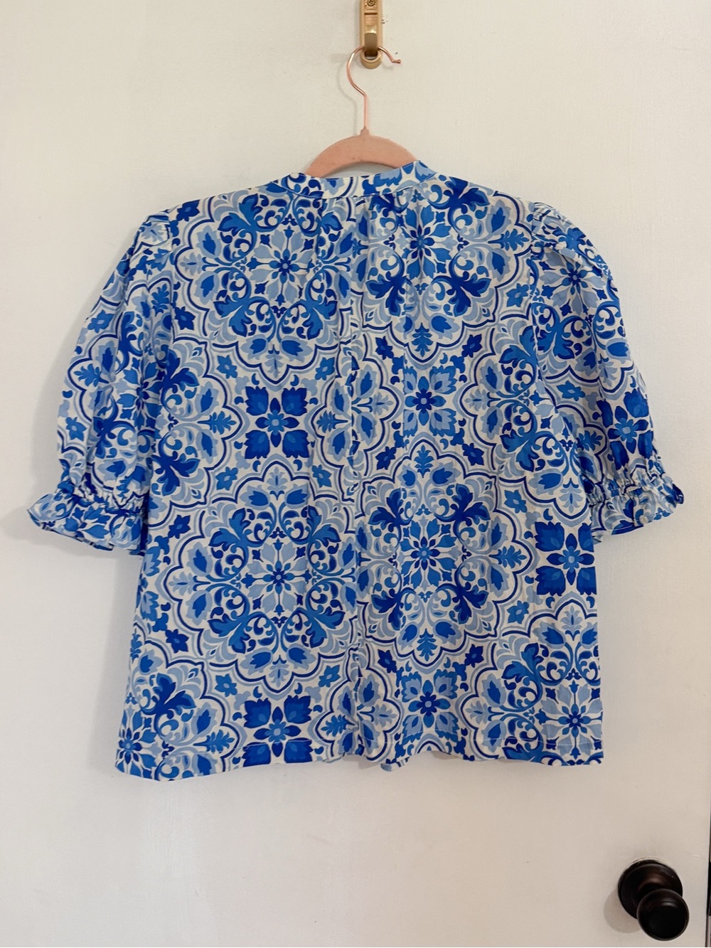 Avara Delise Blue Embellished V-Neck Puff Sleeve Blouse Top Greecian NWT XS - Picture 7 of 10